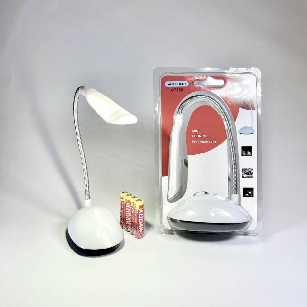 4212124072_nastilna-led-lampa.png