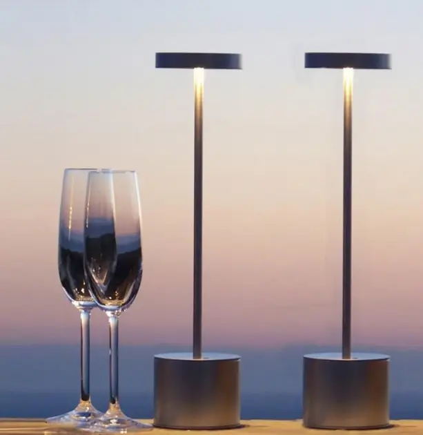 6786653632_svitlodiodna-nastilna-lampa.png
